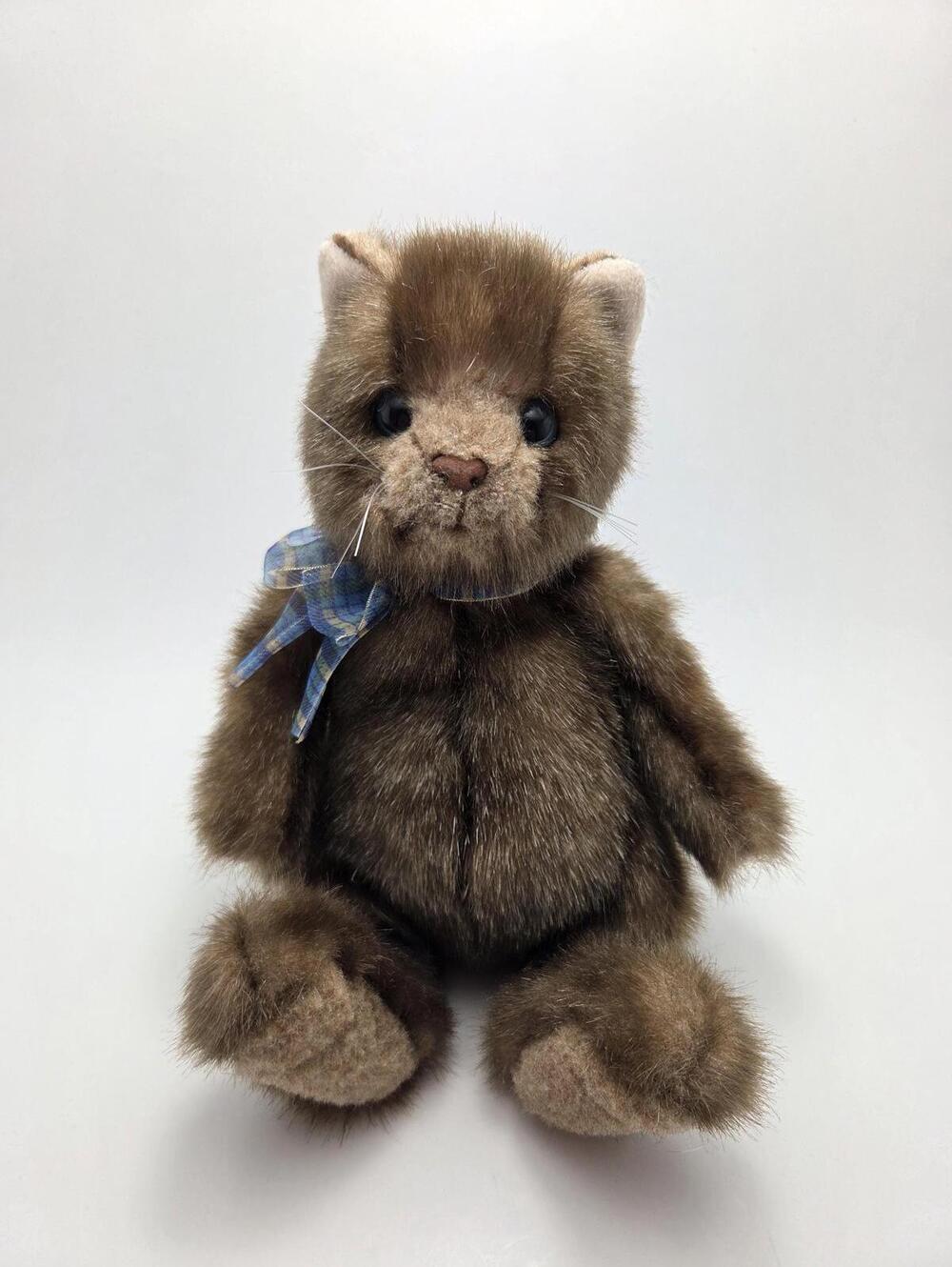 Gund "Zoe" the Sitting Brown Cat Blue Plaid Bow Stuffed Animal Plush! (8 inch)